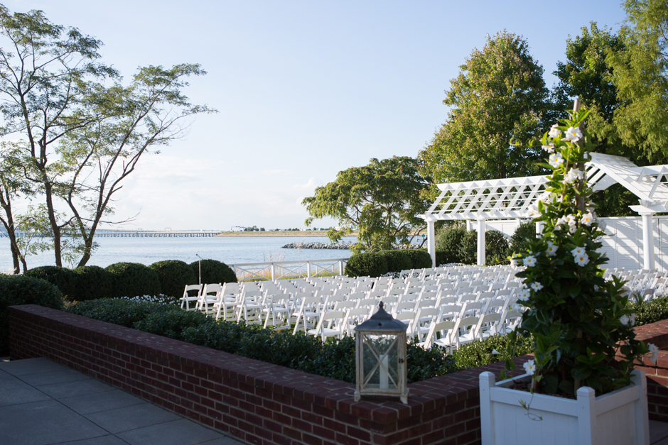 A beautiful modern September wedding at the Chesapeake Bay Beach Club in Stevensville, Maryland by Annapolis wedding photographer Christa Rae Photography