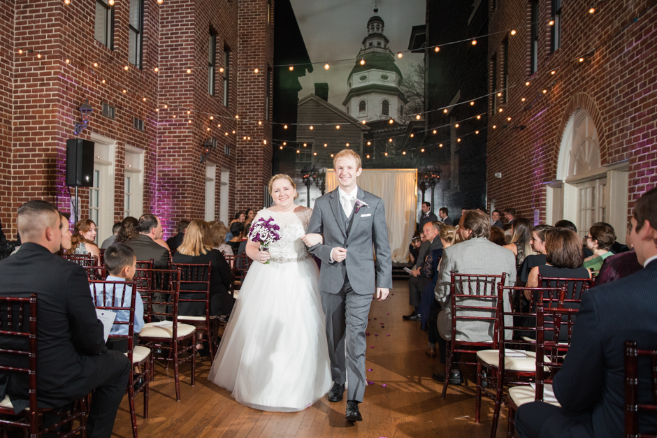 Fall Annapolis wedding at the Governor Calvert House photographed by Maryland wedding photographer Christa Rae Photography